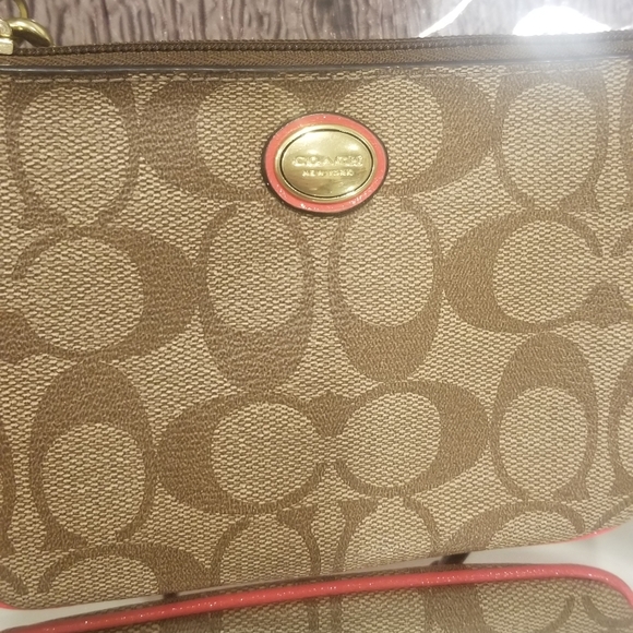 COACH Peyton Small Wristlet in Khaki & Orange.   NEW - Picture 3 of 7